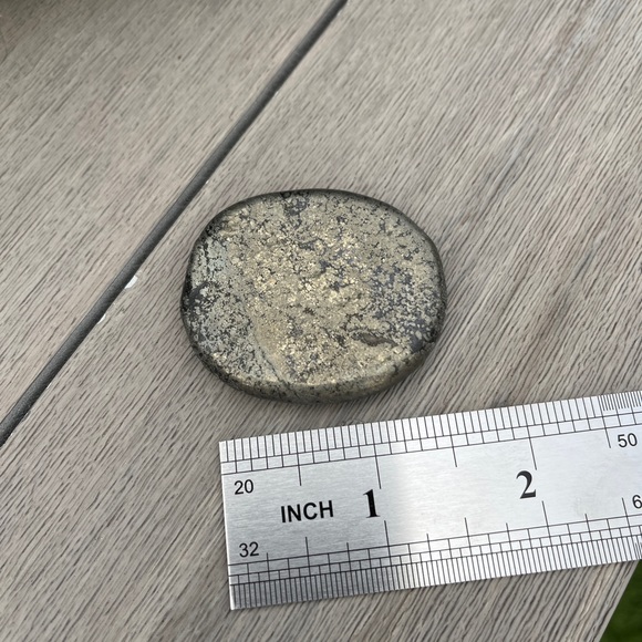 Authentic pyrite flat palm stone, polished - Picture 4 of 5